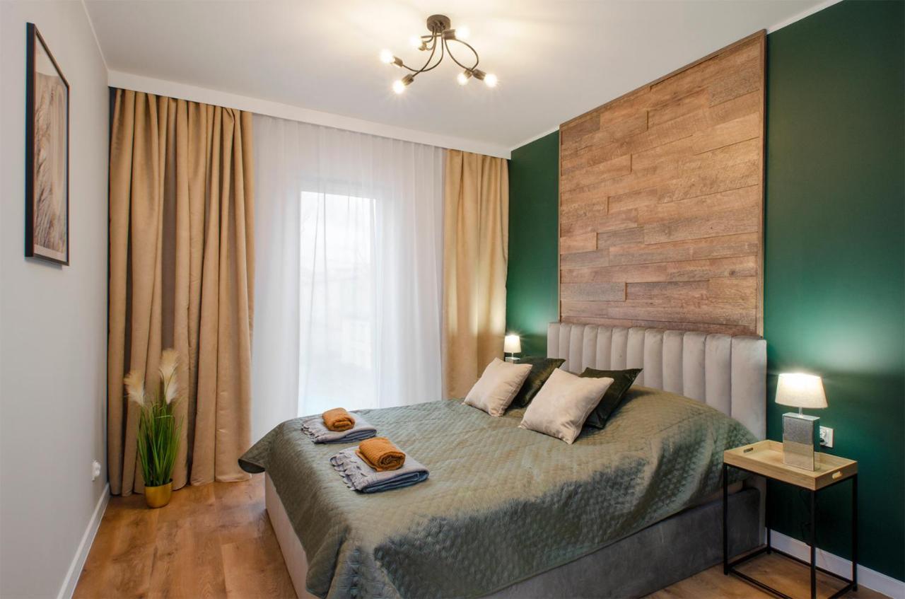 East Side Apartment *