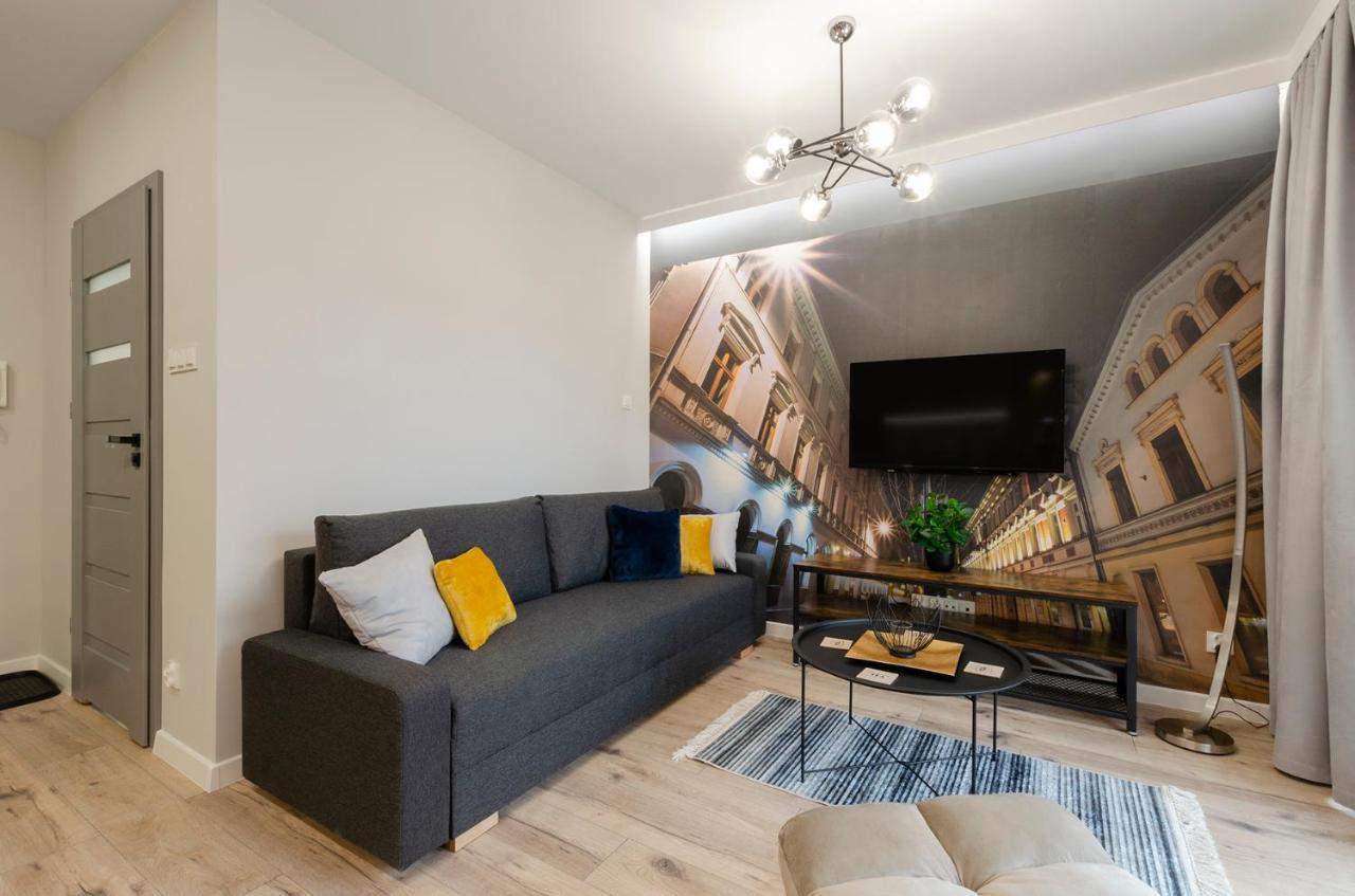 East Side Apartment *
